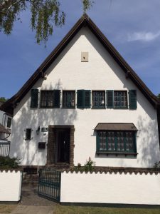 Wandsonnenuhr