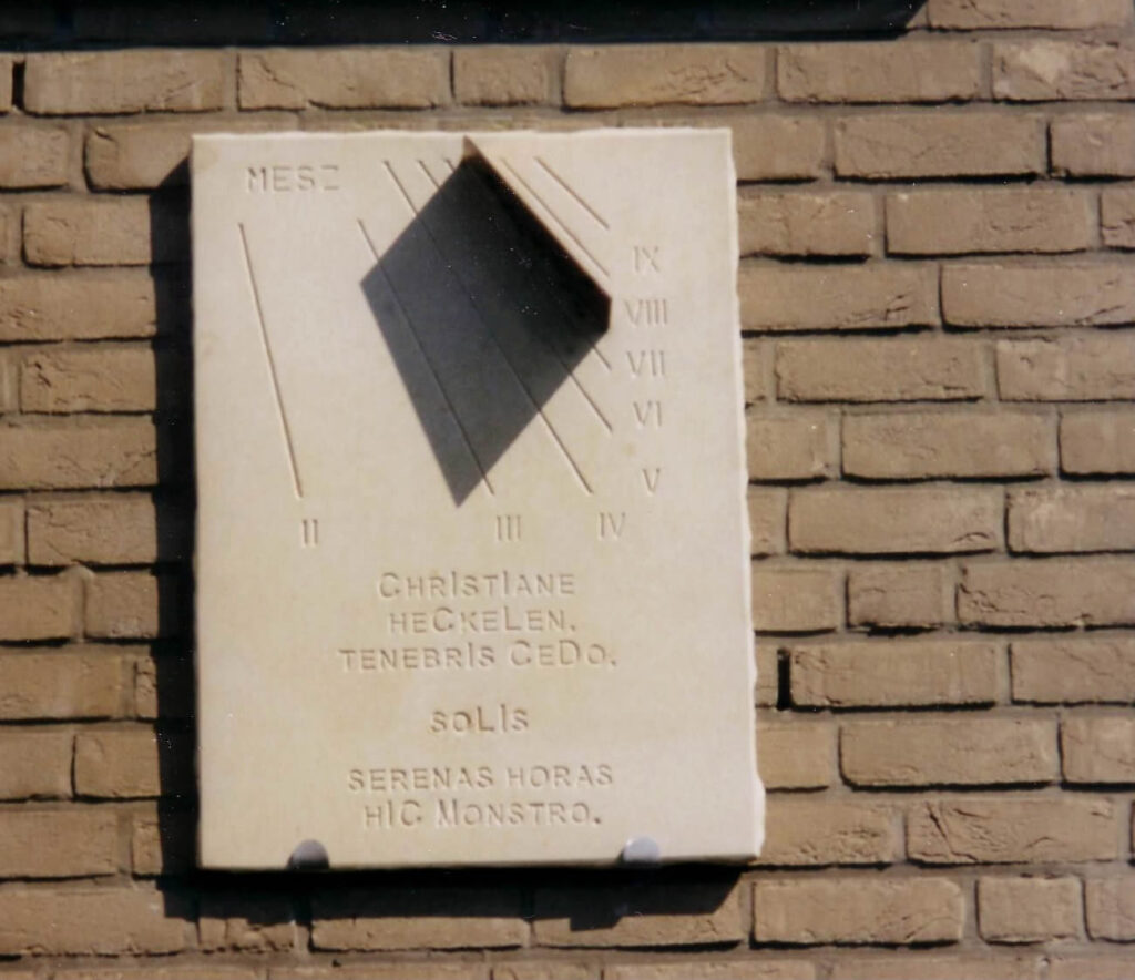 Wandsonnenuhr