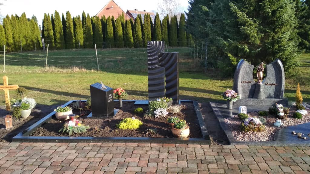 Sonnenuhr für Grabstelle im Emsland