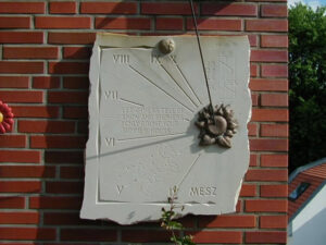 Wandsonnenuhr